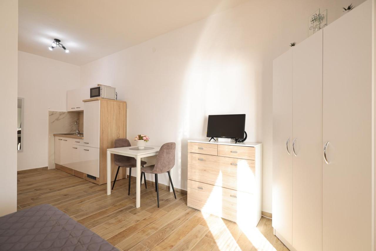 Apartments Kiara بيبينيا المظهر الخارجي الصورة