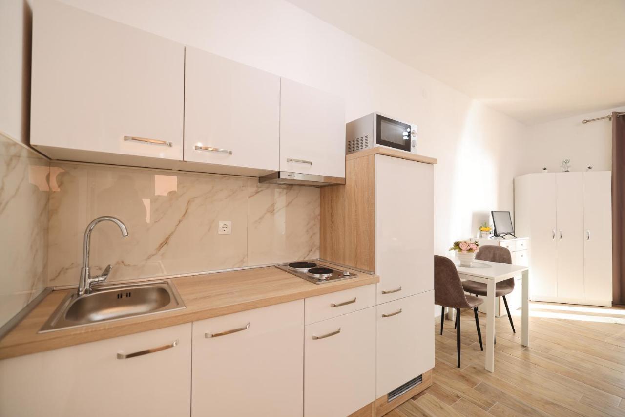 Apartments Kiara بيبينيا المظهر الخارجي الصورة